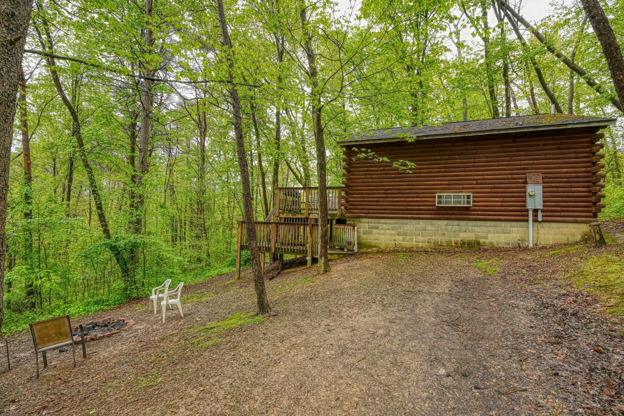 Blue Rose Cabins - Pine Ridge Cabin Logan Exterior photo